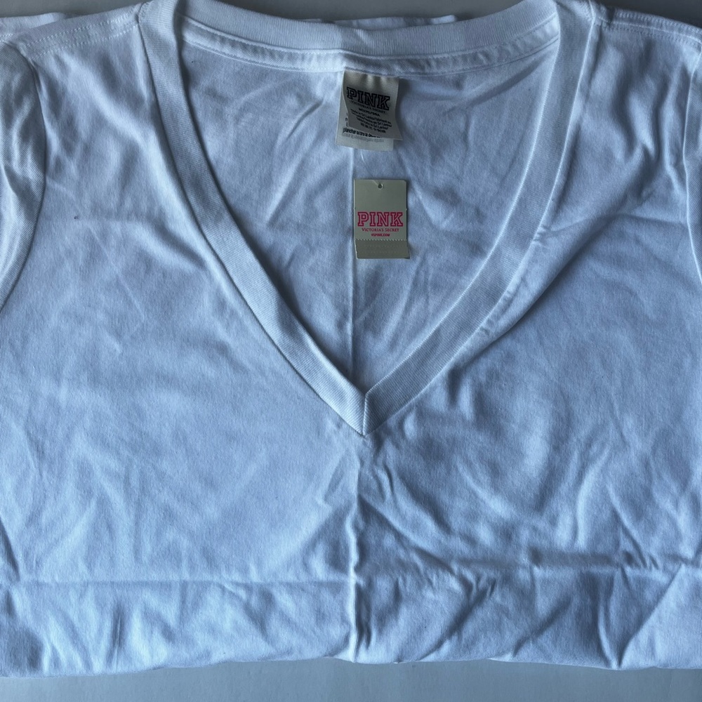 M pink white v-neck